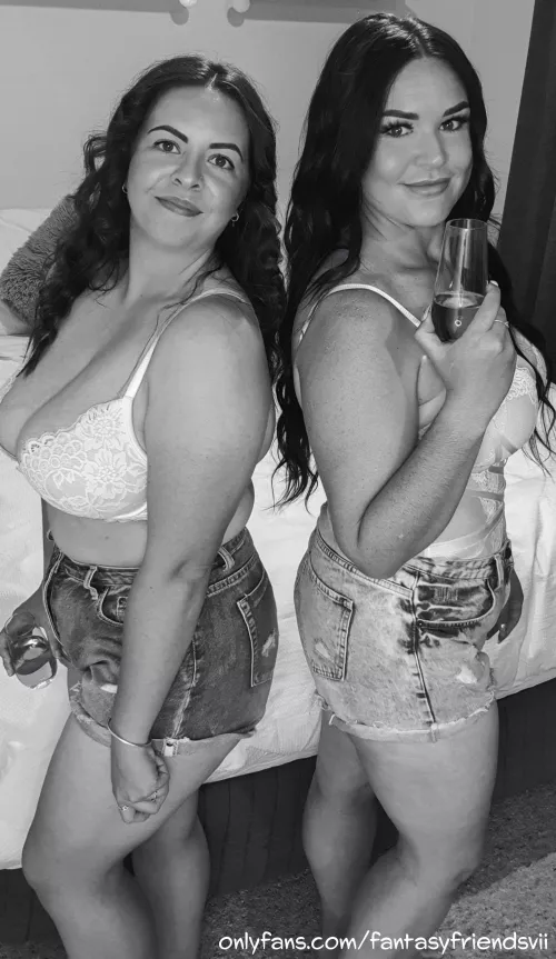 hiiiiiiiiiii, two amateur besties here - what do you think? 🙈😘🔥