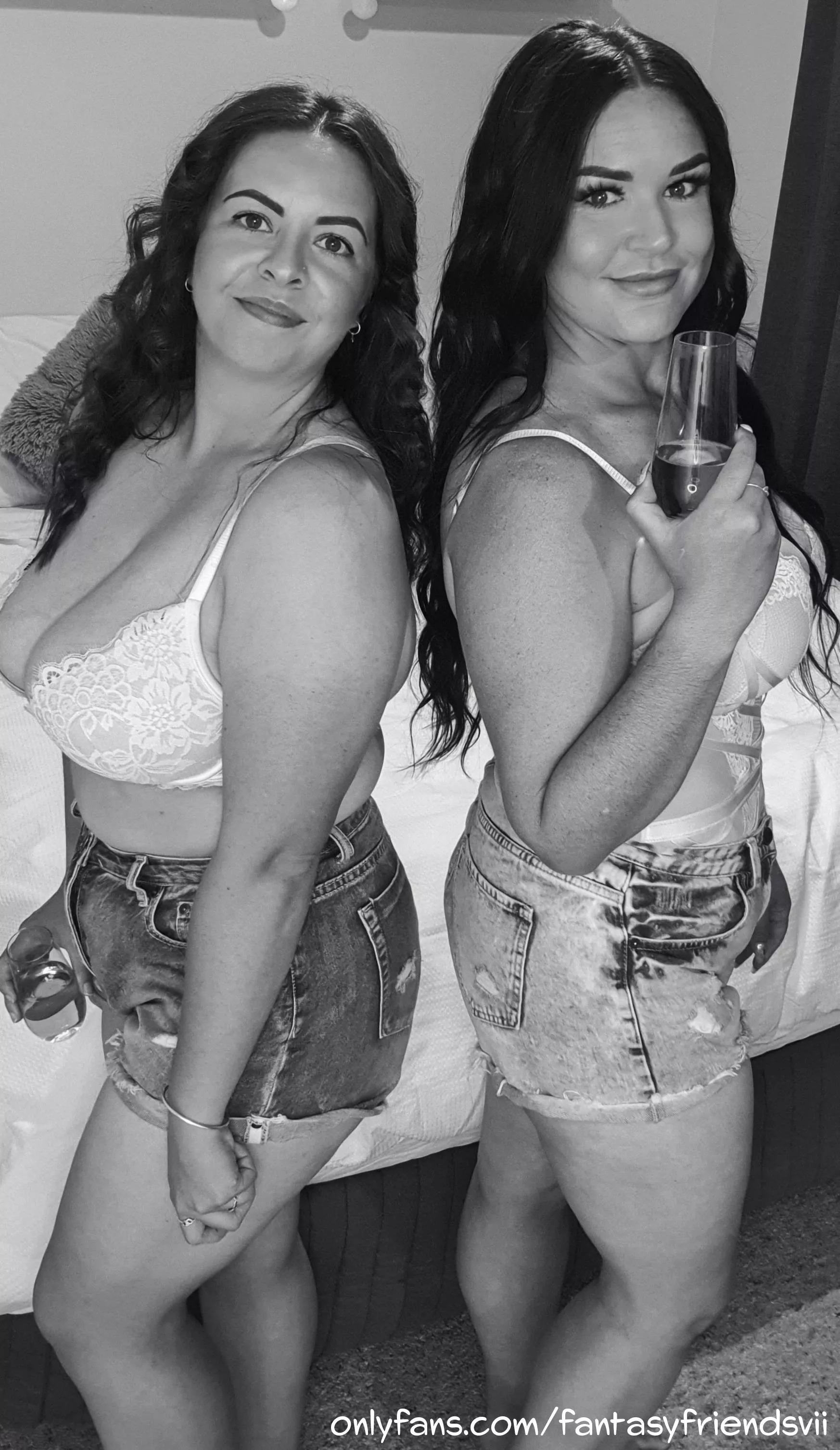 hiiiiiiiiiii, two amateur besties here - what do you think? 🙈😘🔥