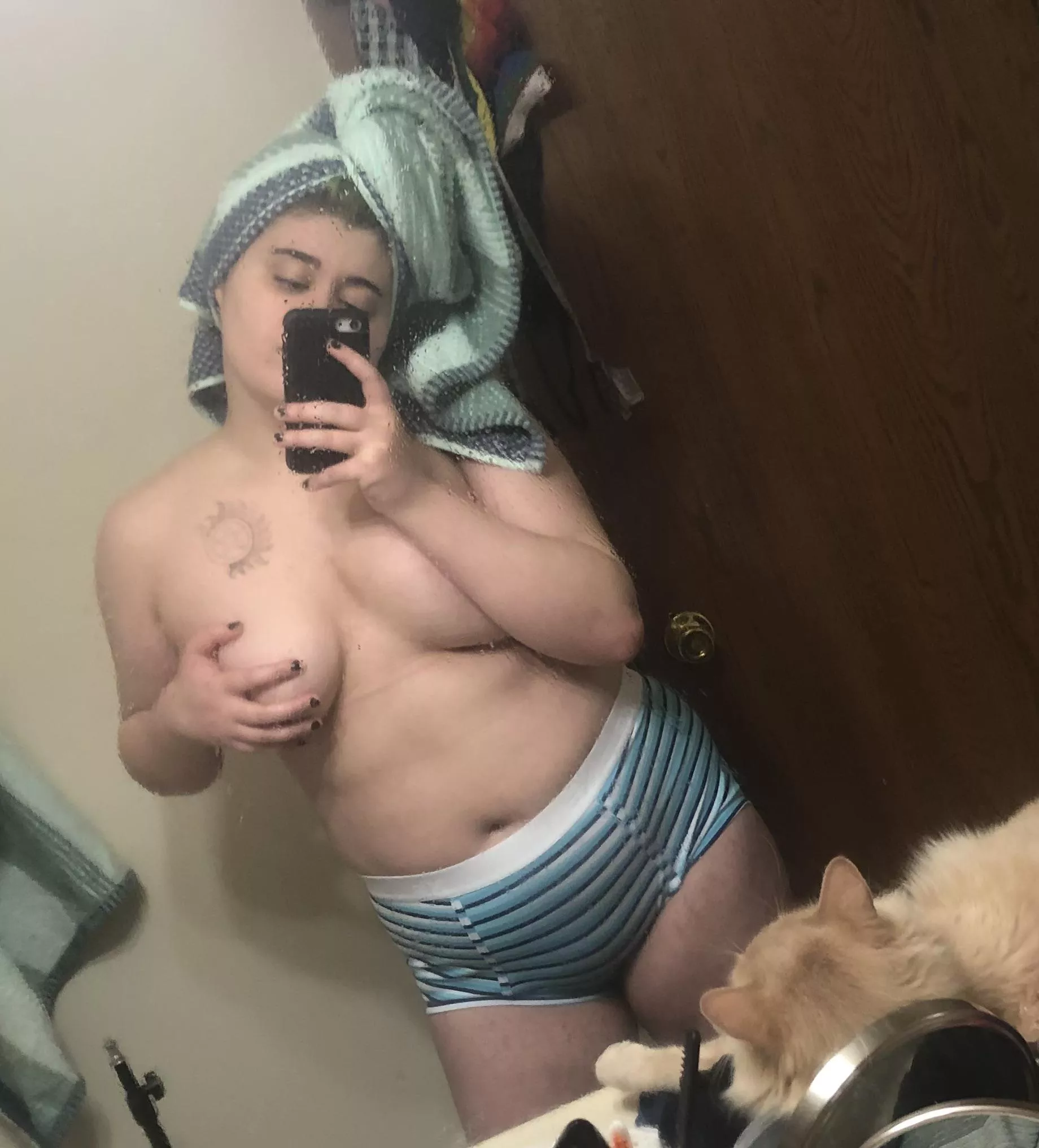 honestly not doing well but hope I can brighten sometime else's day ✨