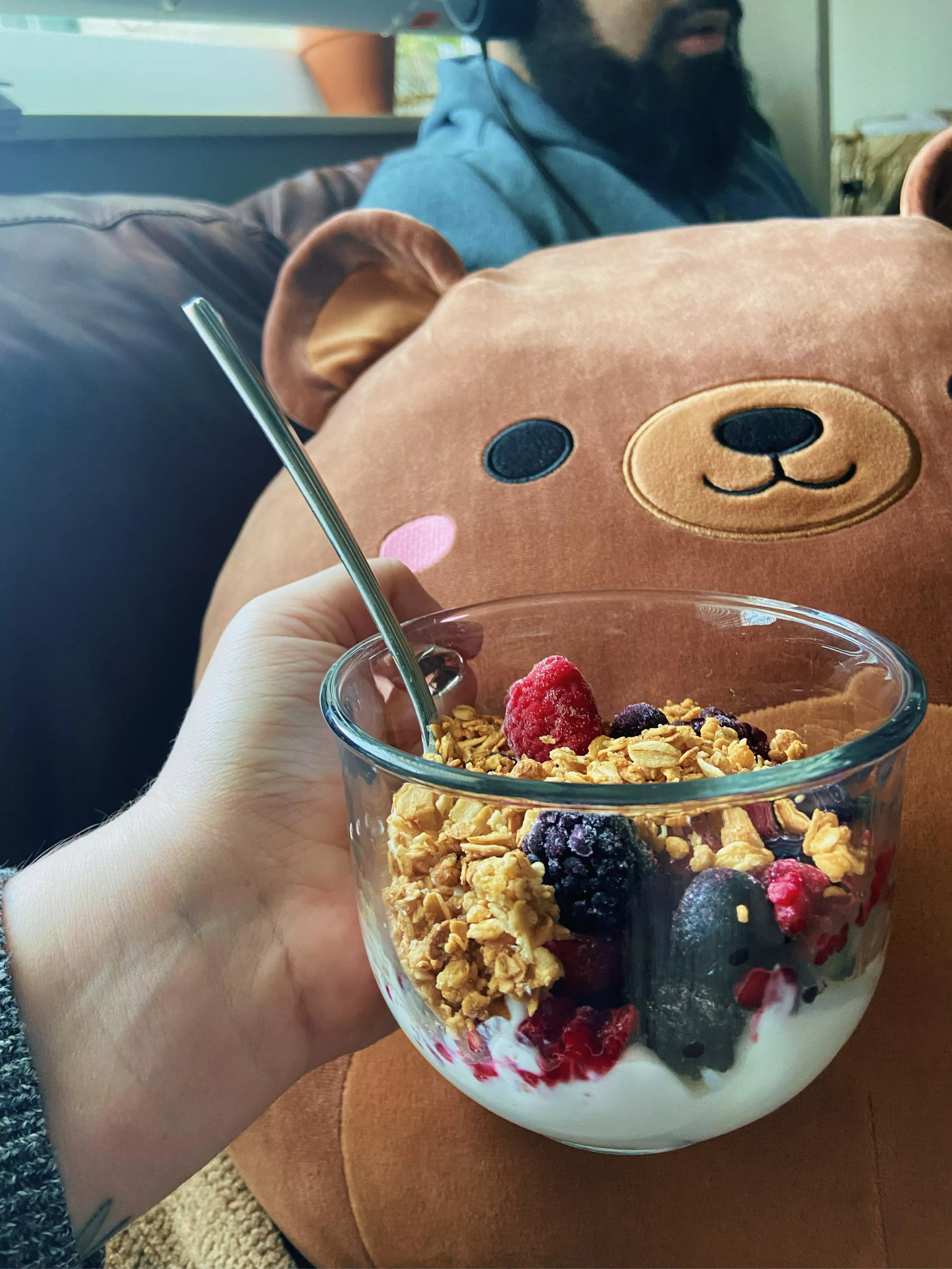 Hope you have a berry beary good week!!! Don’t forget to eat all of your meals today so we can be strong & healthy! I’m having nilla greek yogurt with berries & protein granola. Daddy is working hard while I eat breaky & snuggle with Omar Hope you have a berry beary good week!!! Don’t forget to eat all of your meals today so we can be strong & healthy! I’m having nilla greek yogurt with berries & protein granola. Daddy is working hard while I eat breaky & snuggle with Omar