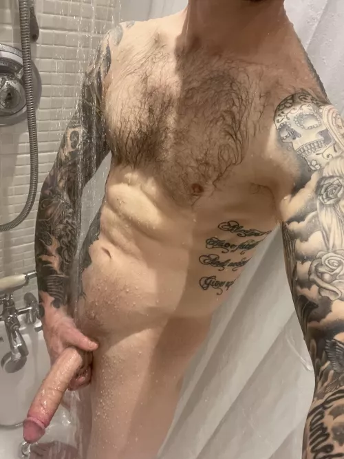 👅👅👅 hot and tattooed 😉