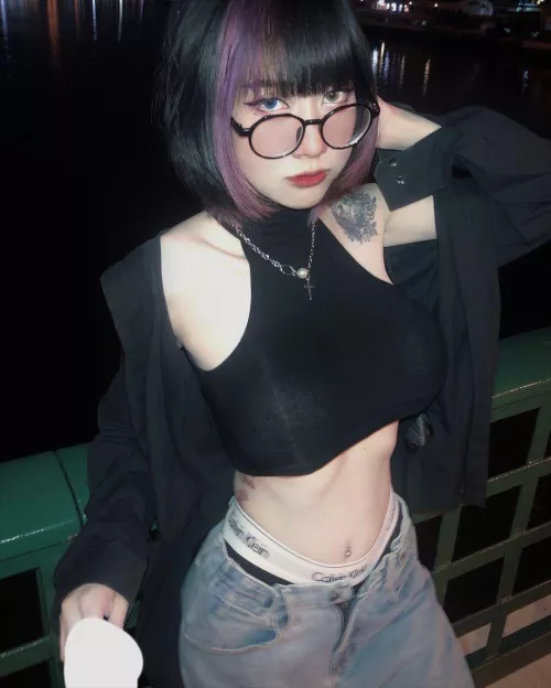 How about thicc girl?