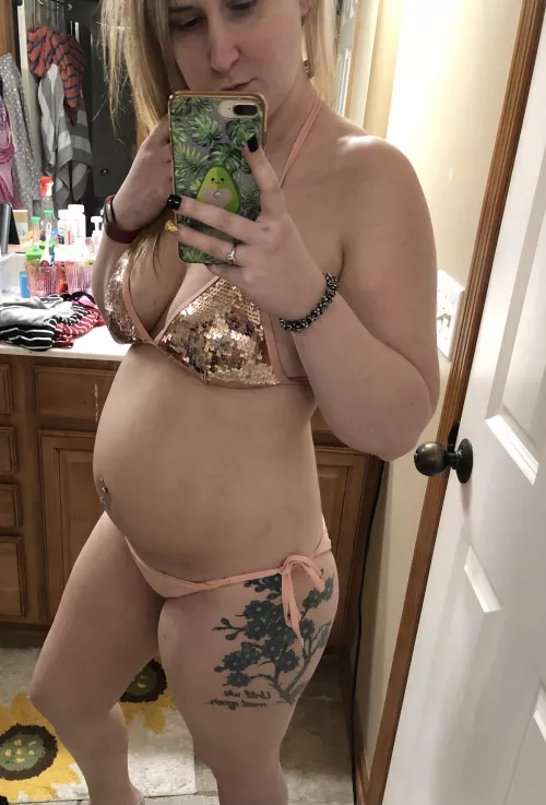 How does my bump look in my new bikini? 💦 (top 8% no PPV!)