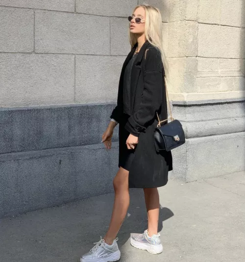 How hard can you get with my petite body? 😜😈