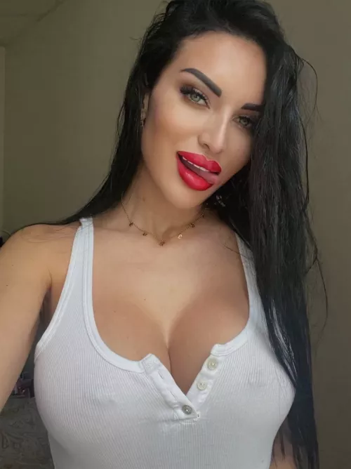 I am incredibly fucking horny today