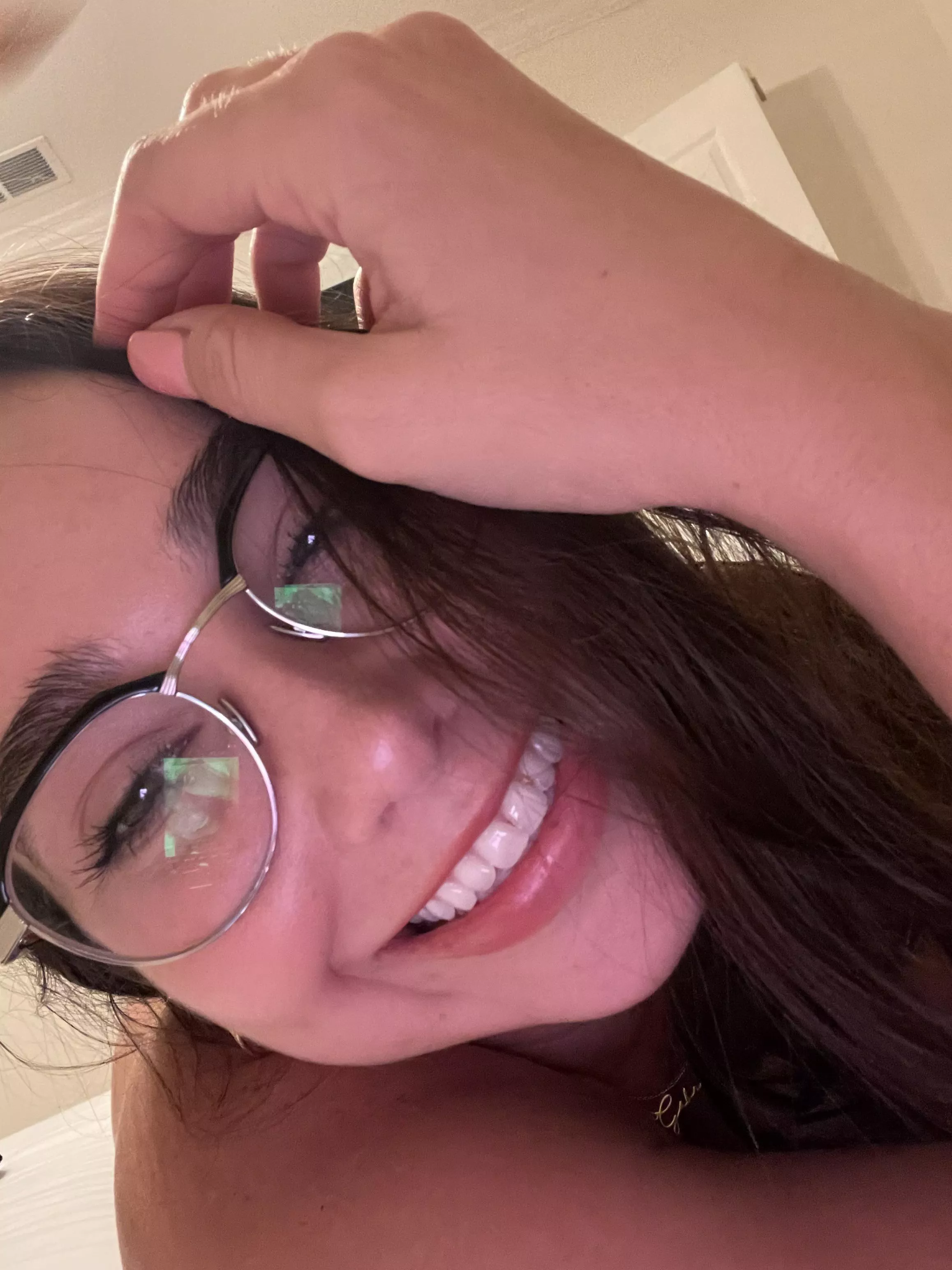 I bet you’d love a video of me moaning your name while I play with my pussy 😏 Well i’m accepting custom video requests this week only👇🏻👇🏻👇🏻