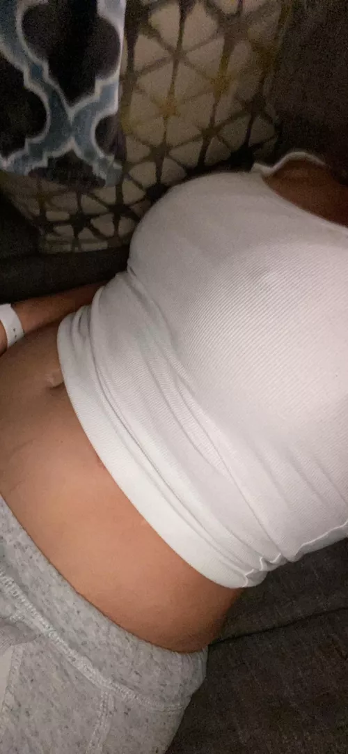 I don’t own any bras👅(f)