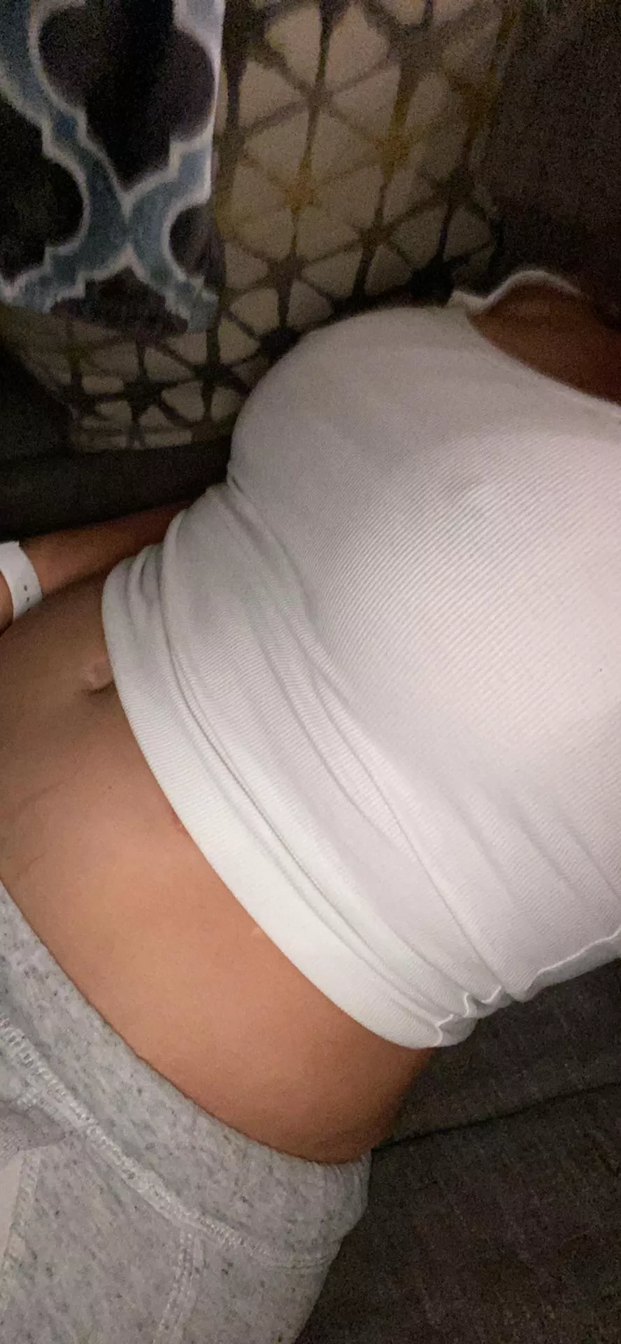 I don’t own any bras👅(f)