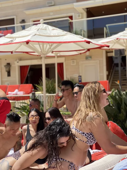 I enjoy threesomes but also really like just watching 👀 my husband fuck our 🦄 …… is there a term for that? 🥴