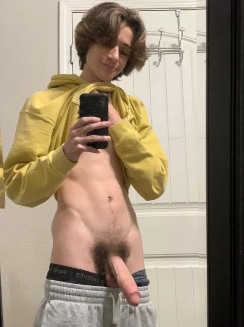 I hate the cold but at least I get to wear my hoodie 😊