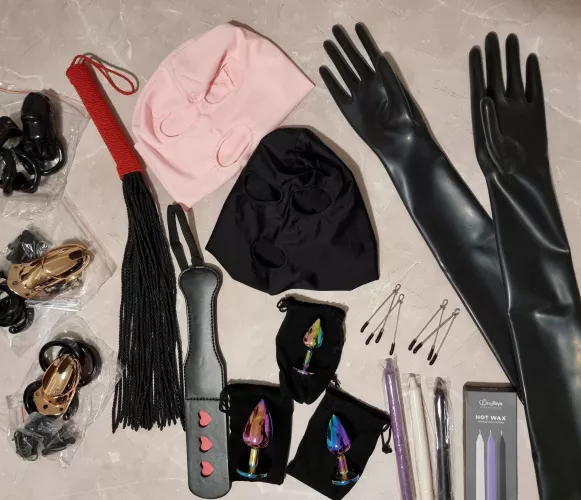 I have learned that a good sub should be treasured as well as controled and used, My only rule is to respect me and do as your told without question. And no I wouldn’t tell you to do something that is off limits to you. Snapchat: dominantmom10