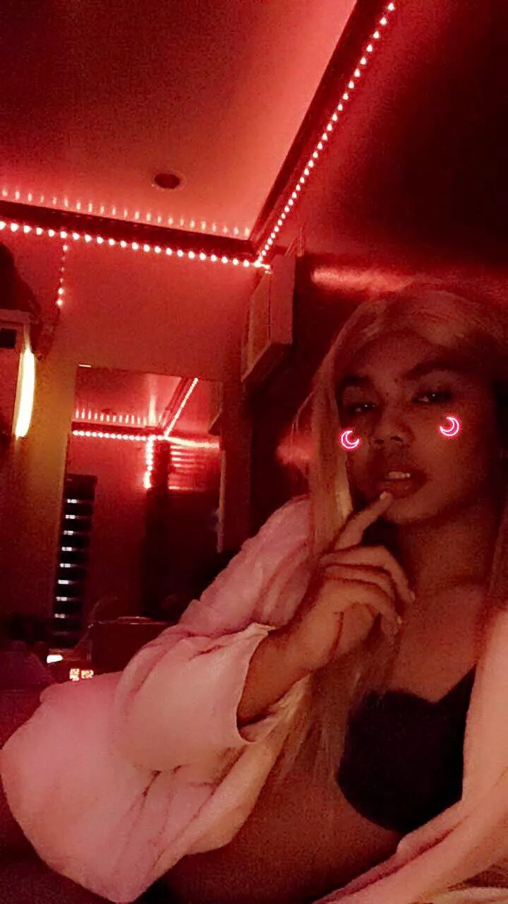 I heard this sub is for asian ladyboys hehe hi 😈