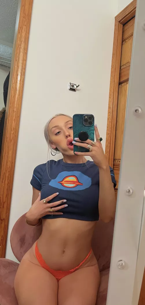 I hope the guy from my psychology class finds me here, I just wanna blow his mind 🥲😉💦