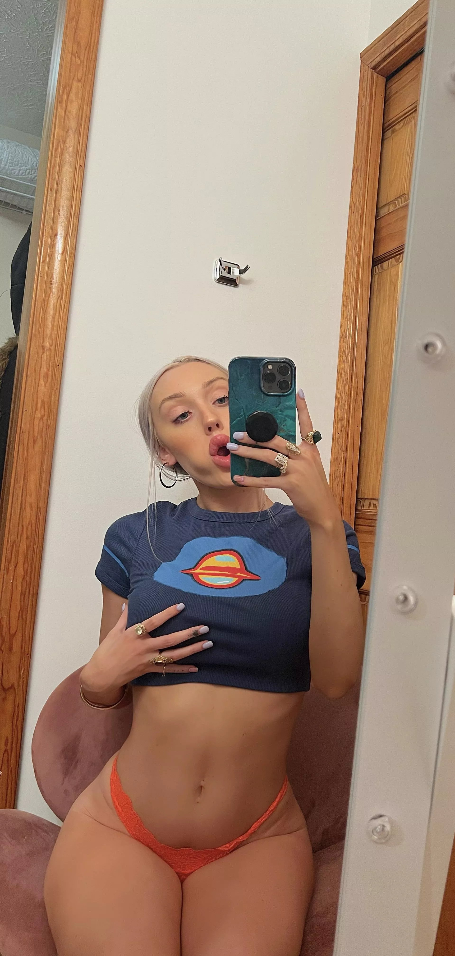 I hope the guy from my psychology class finds me here, I just wanna blow his mind 🥲😉💦