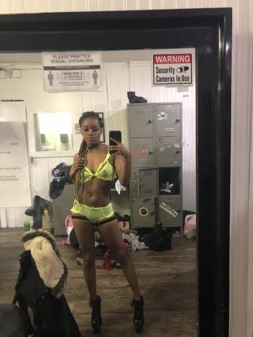 I just wanna be your favorite (: