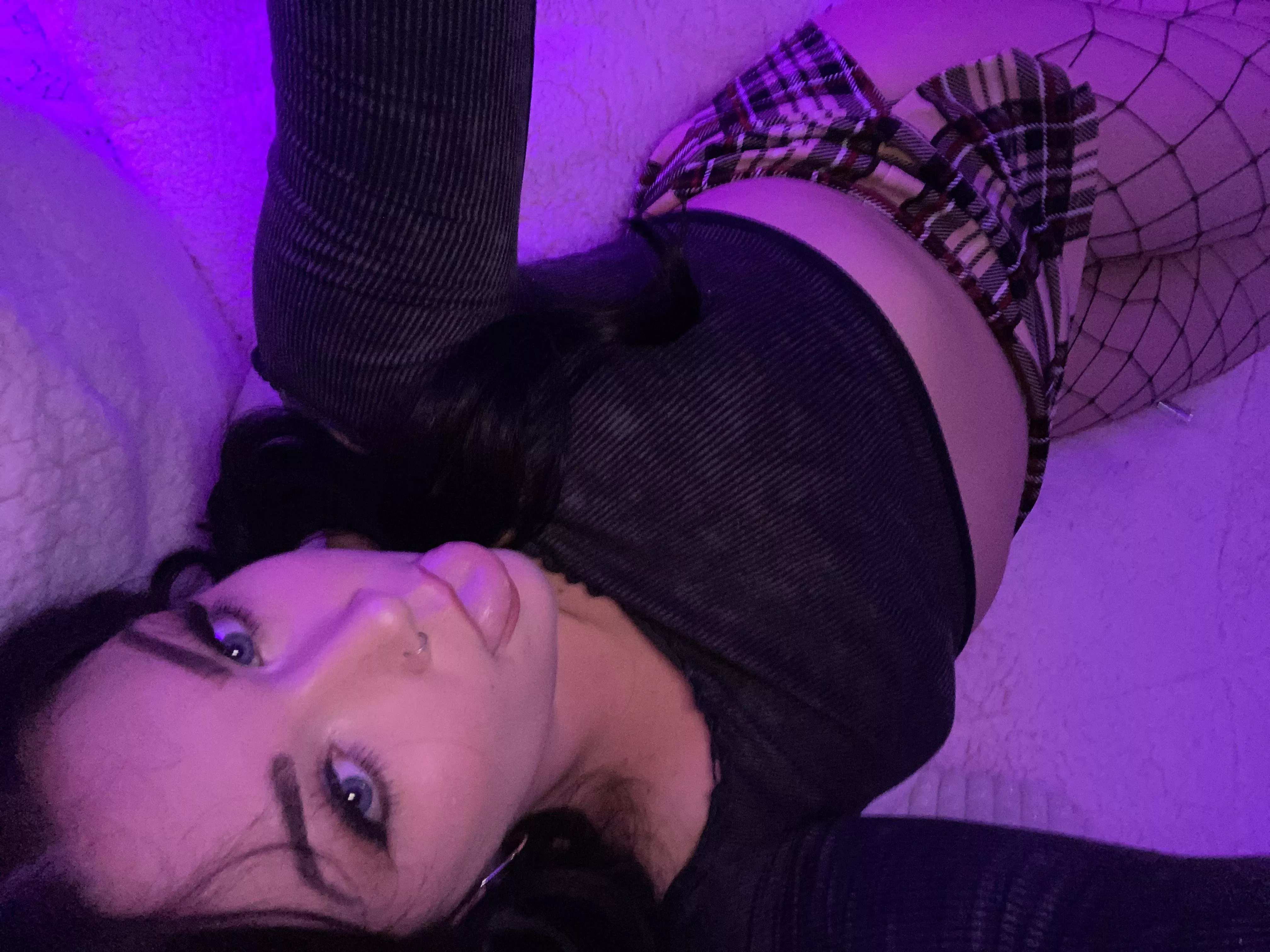 I just want to be spoiled by your husband. But I’ll let you have a taste of this lil cake ❤️🥰