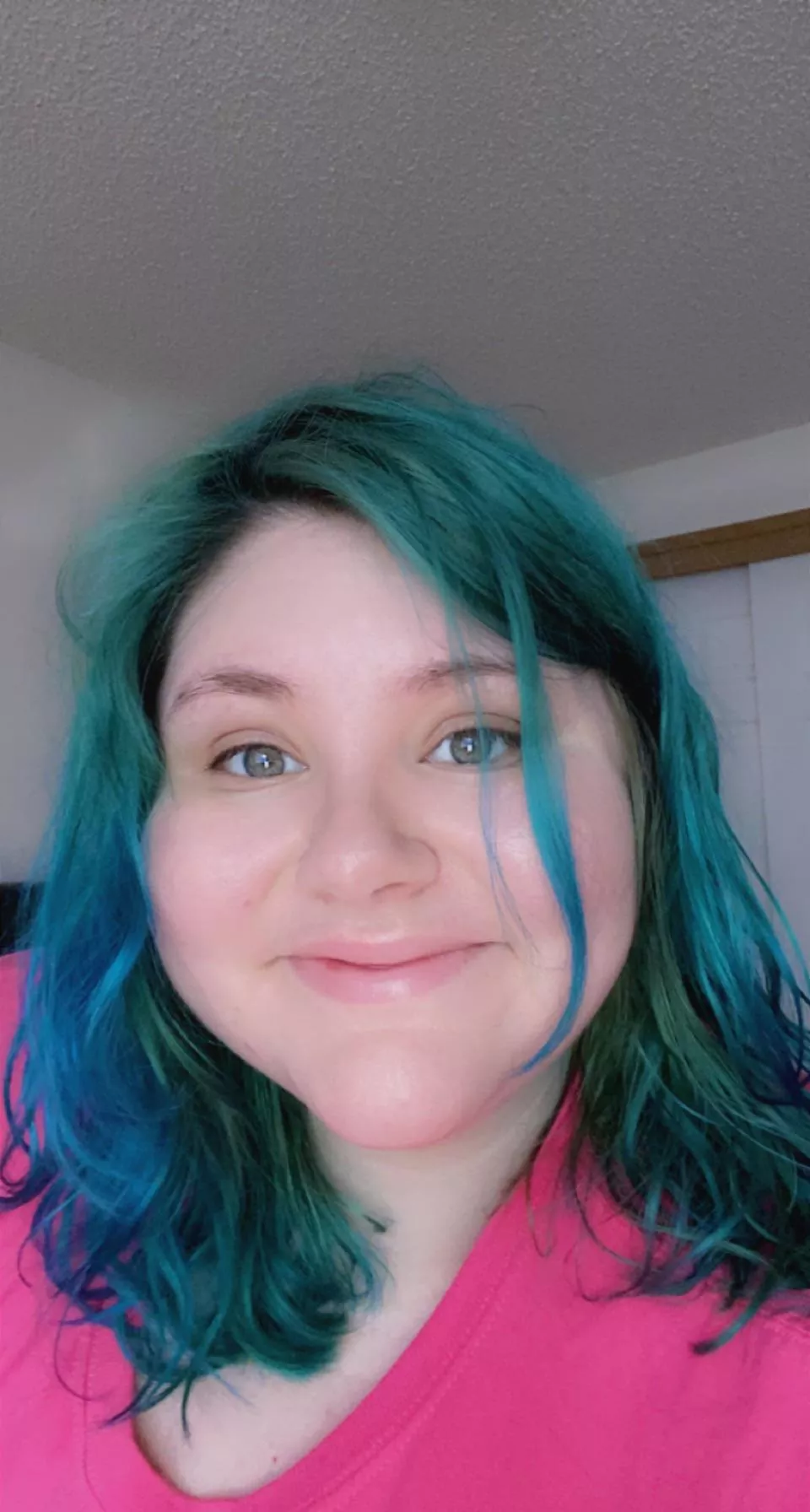 I know you’re seeing black and white, so I’ll paint you a clear blue sky 💙