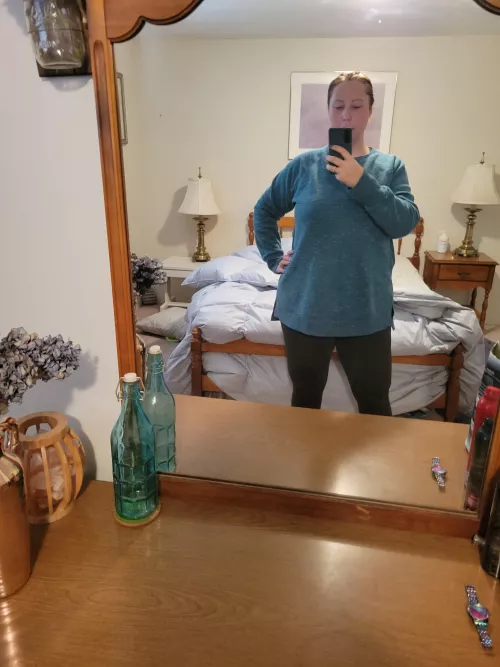 I live in yoga pants [44f]
