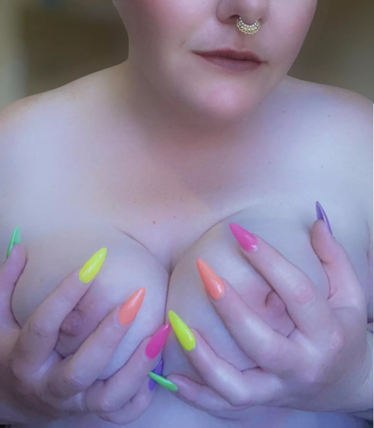 I love bright colors 🥰😈