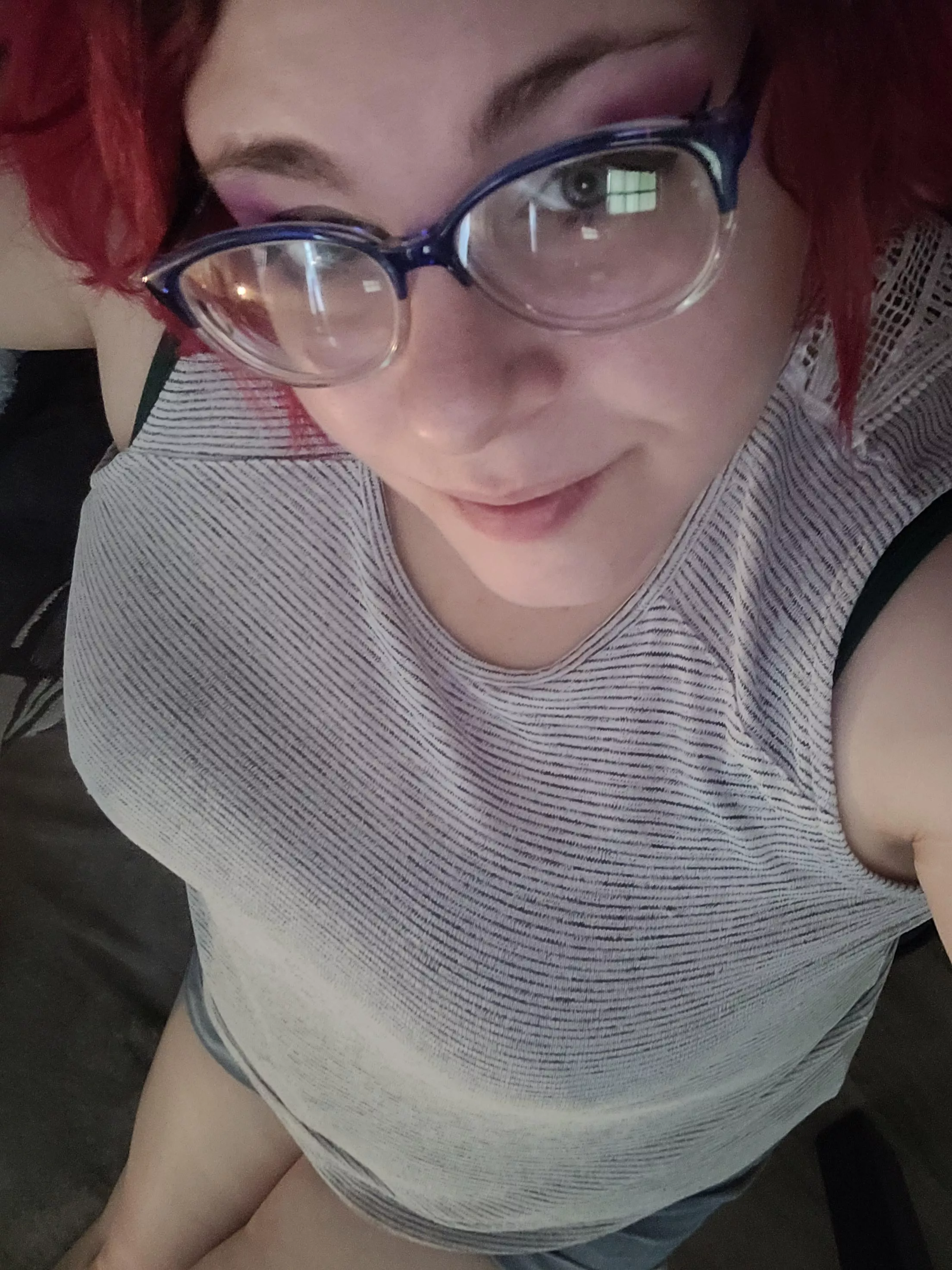 I love how my glasses make me look, and that they let me see your lovely faces haha (f28)