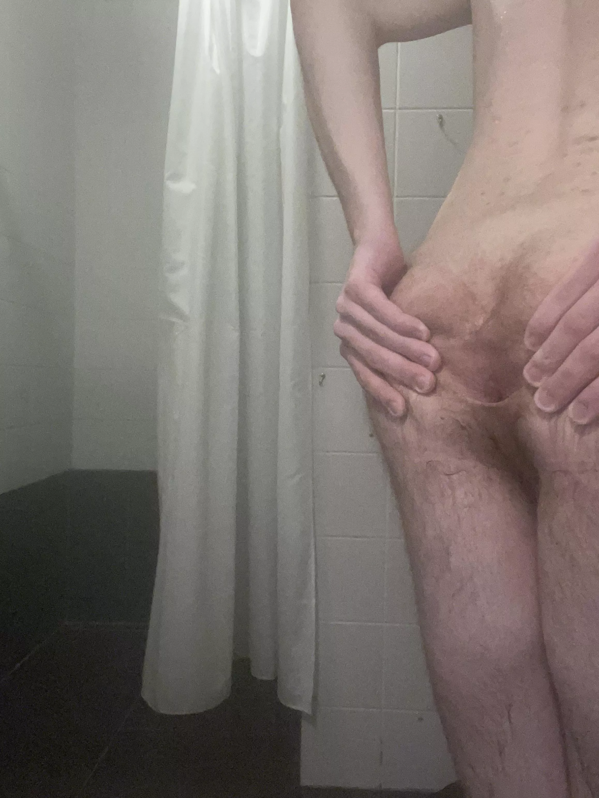 i love spreading my butt!!! :)