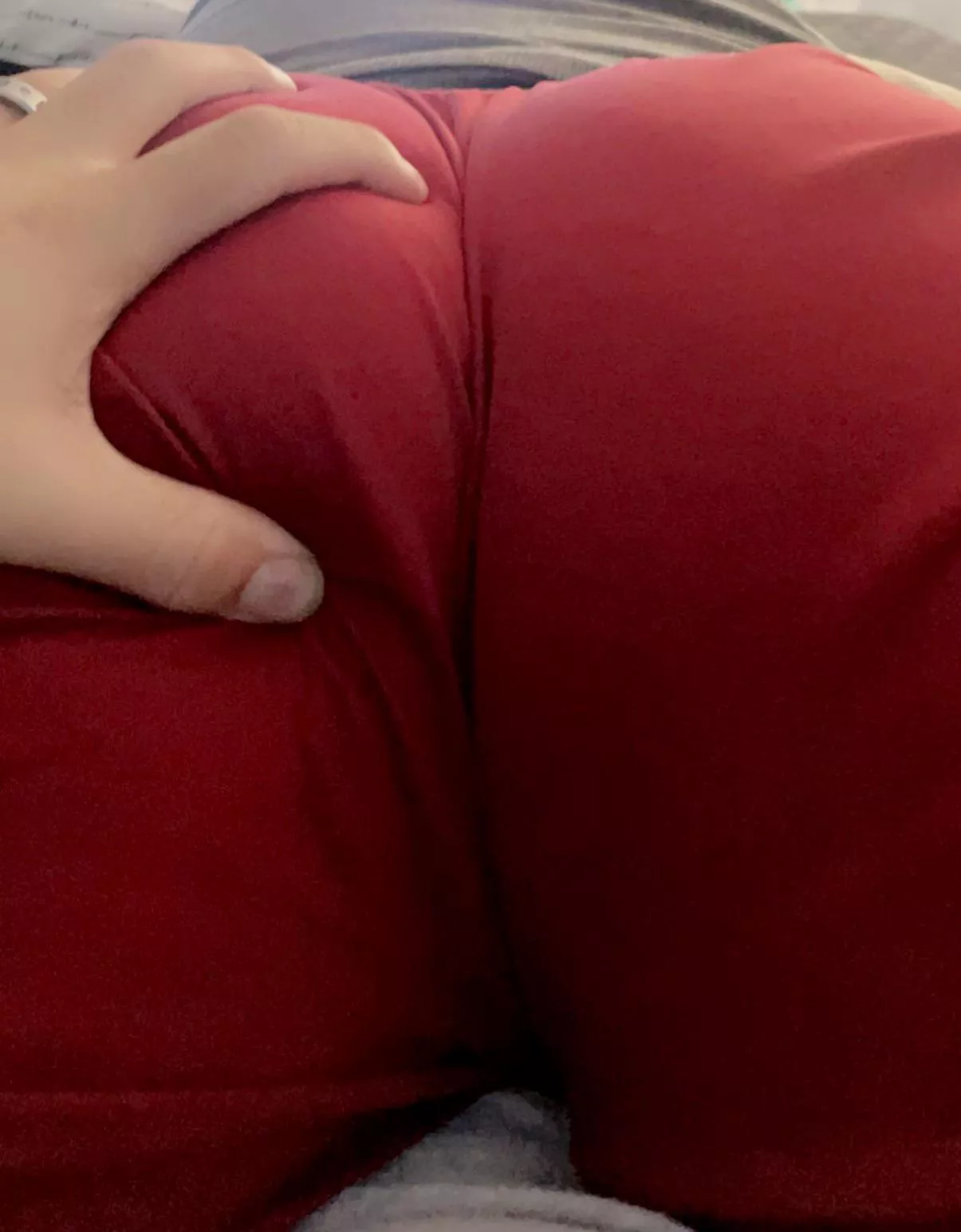 I love using my fiancé’s ass as an arm rest while playing some FFXIV I love using my fiancé’s ass as an arm rest while playing some FFXIV