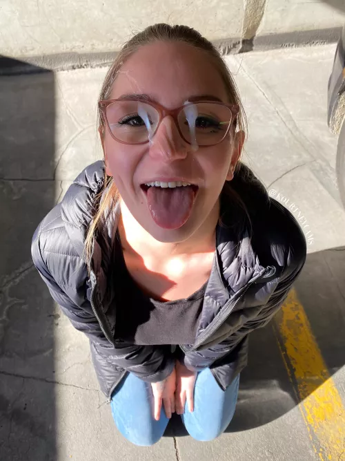 I love when cum is thick & white on my tan face 😍