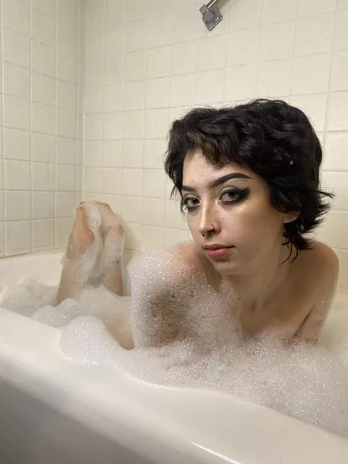 i loveee my short hair