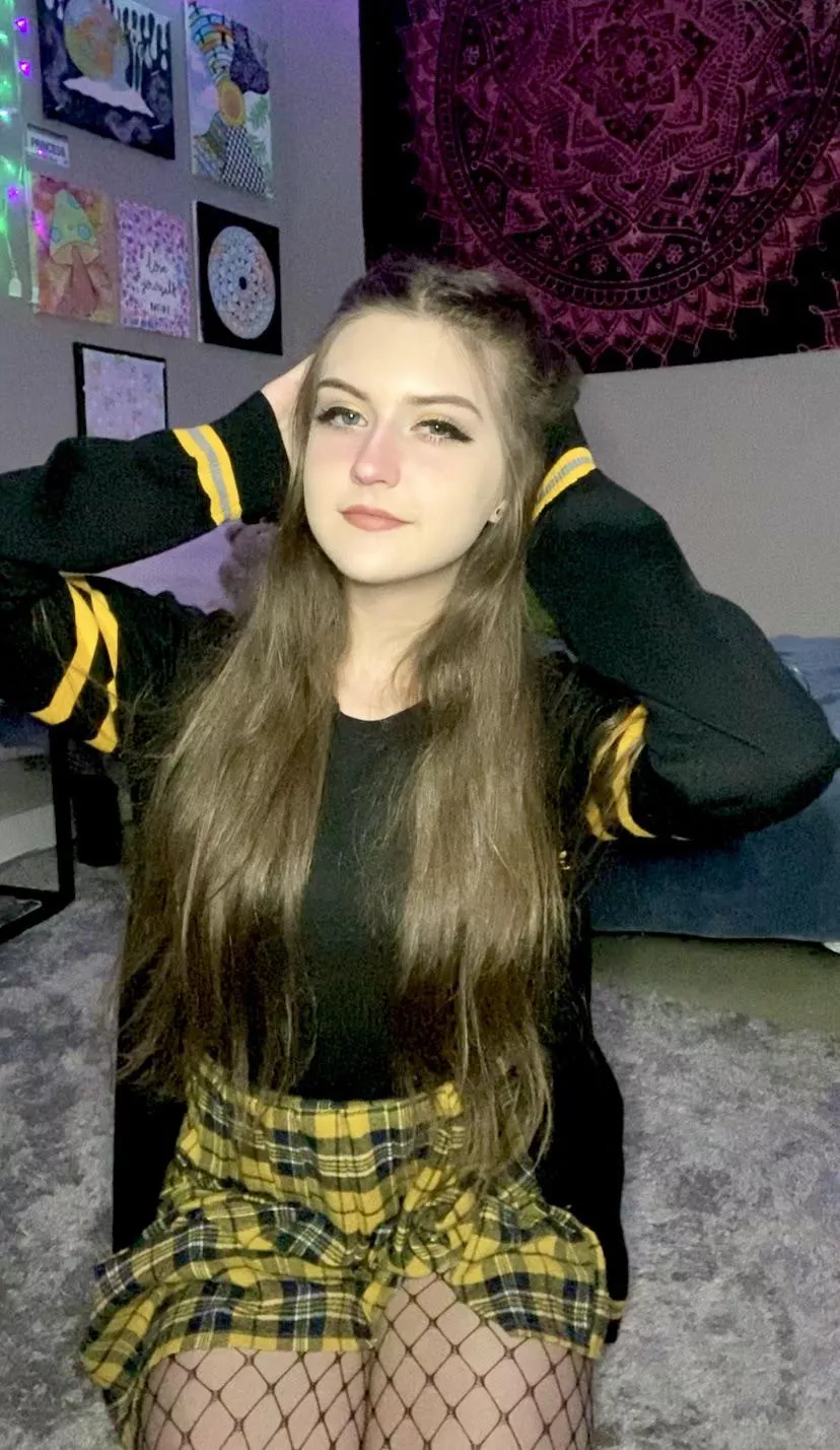 I may be a shy hufflepuff but that doesn’t mean I don’t want you to breed me 😏🙈