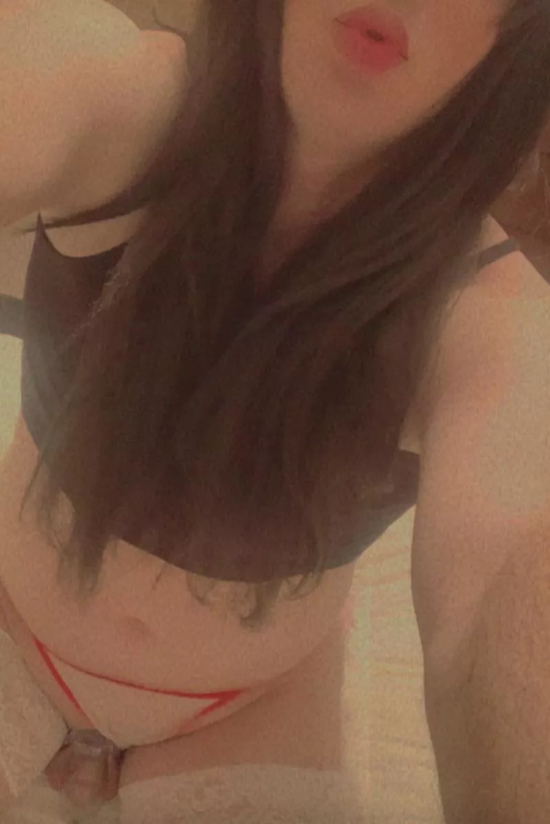 I realized I was a sissy recently. BBC ONLY I love huge cocks and cum