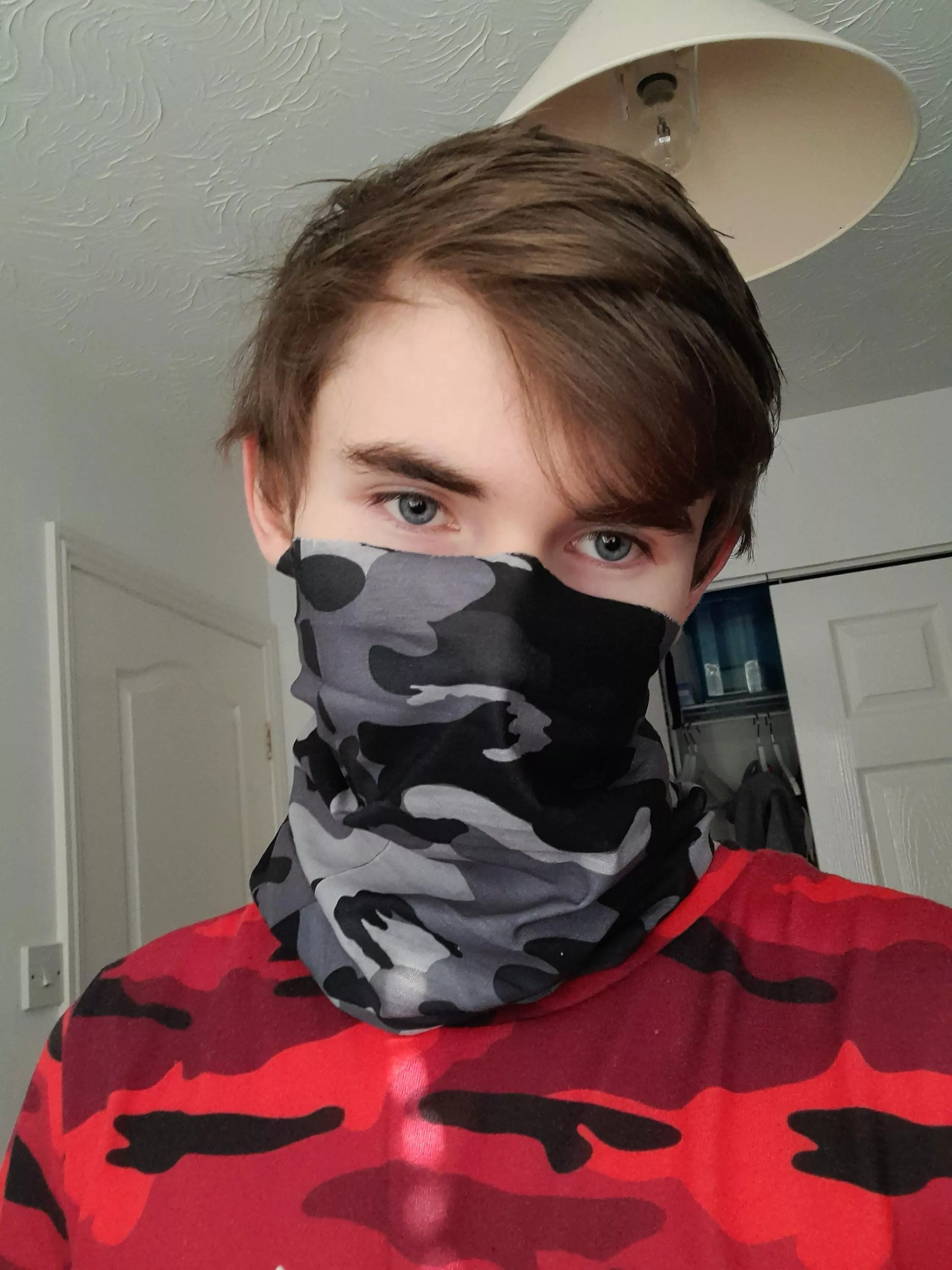 I really hope someone likes this boring pic, I just felt super cute today 😁 🥰