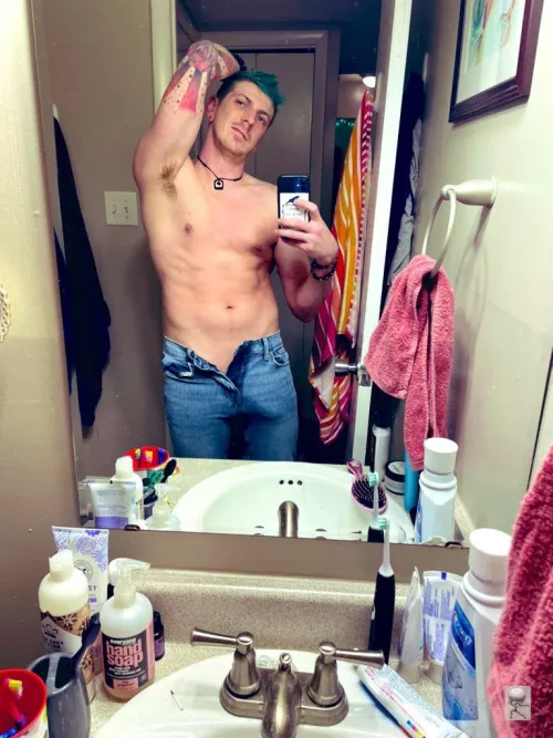 I think it’s time for new jeans 😬