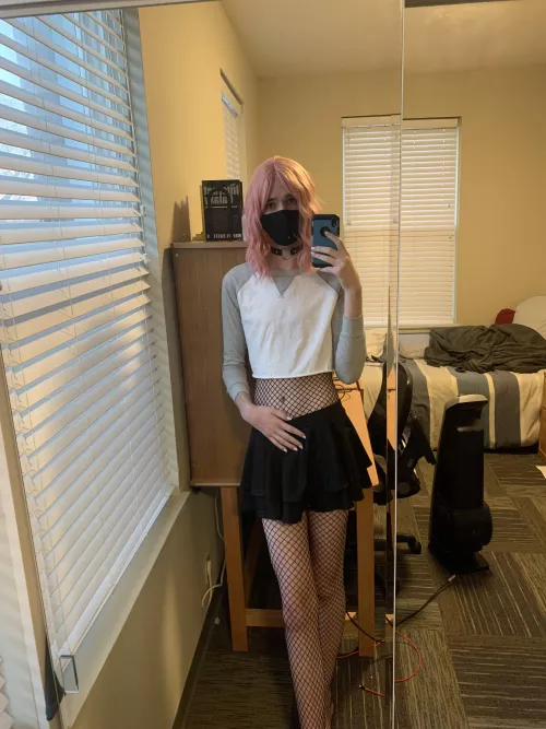 I think the nets make my legs look cute ☺️