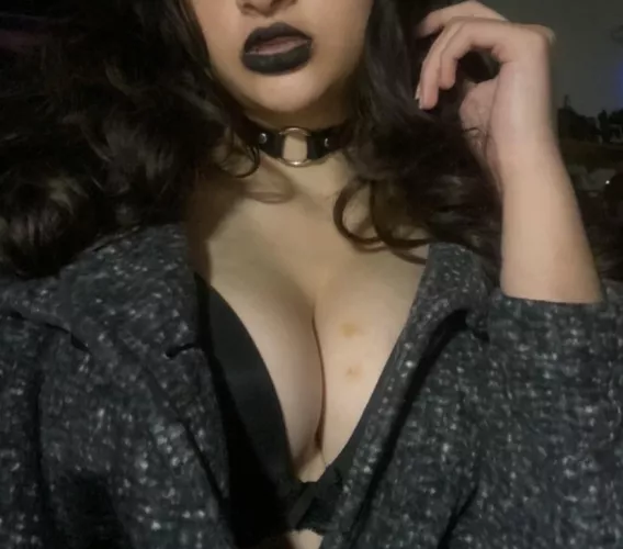 I want someone to hypnotize me into a dumb slutty Hucow