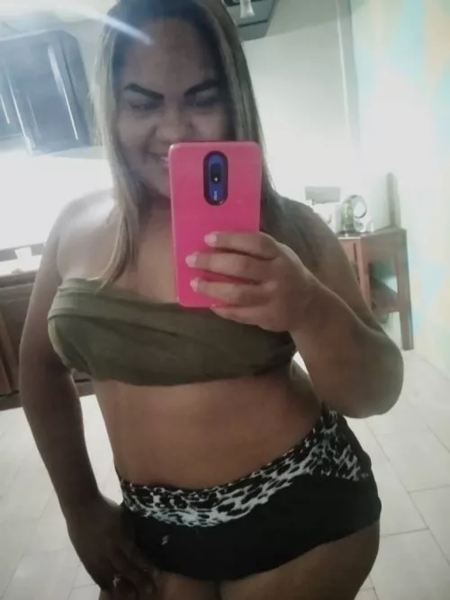 I want to keep gaining weight and I am willing to please whoever helps me keep gaining weight