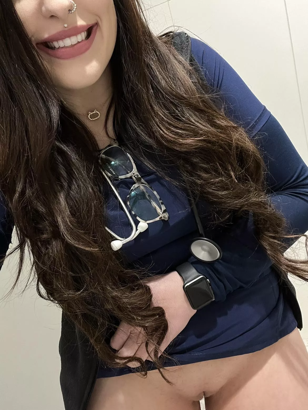 I wonder if my patients can tell I’m a brat? 🤔😏 🙊 💋 happy Monday!