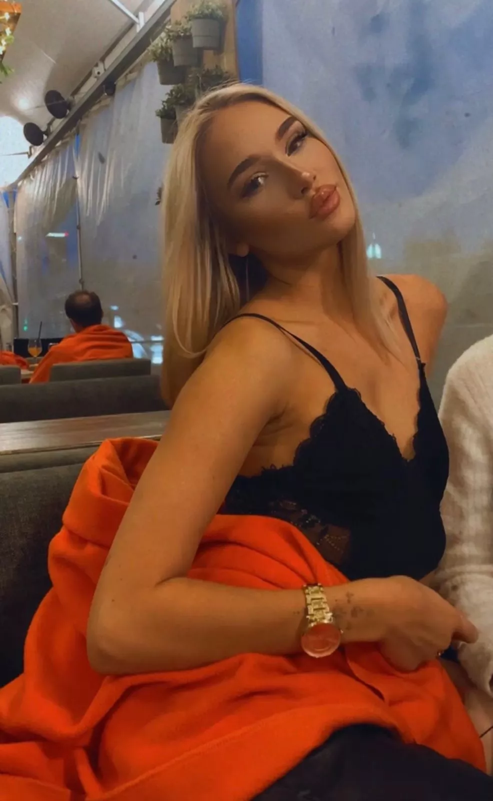 I wonder if you would like to get spanked? 😜💖