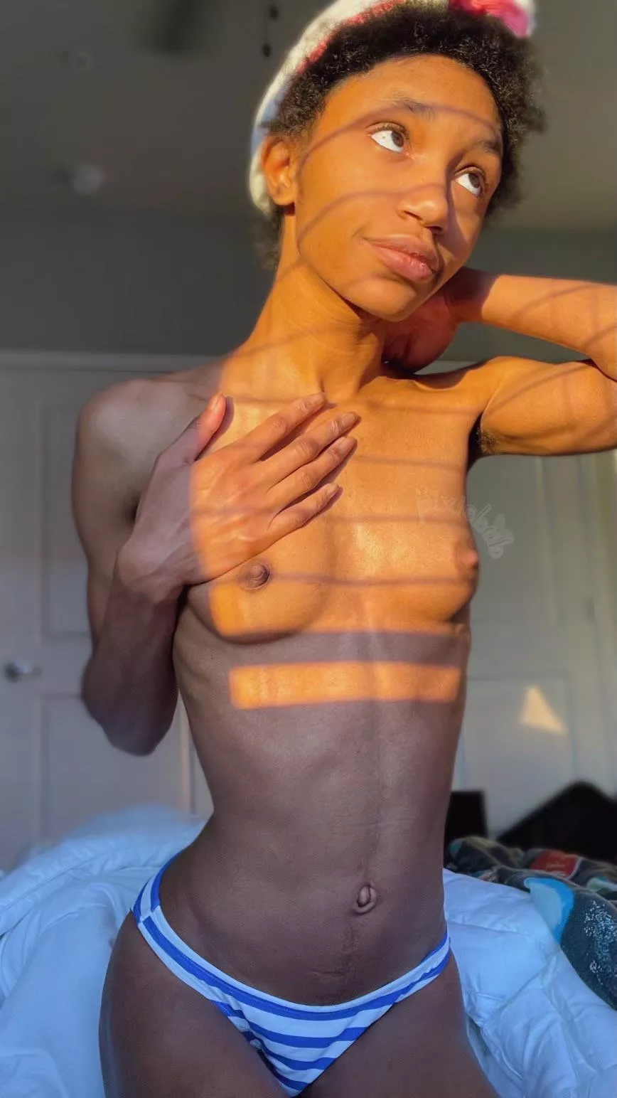 idk why but golden hour makes me a very horny pixie 🤤✨