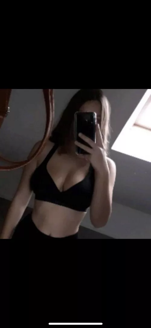 If anybody has a young gf please dm me for trade