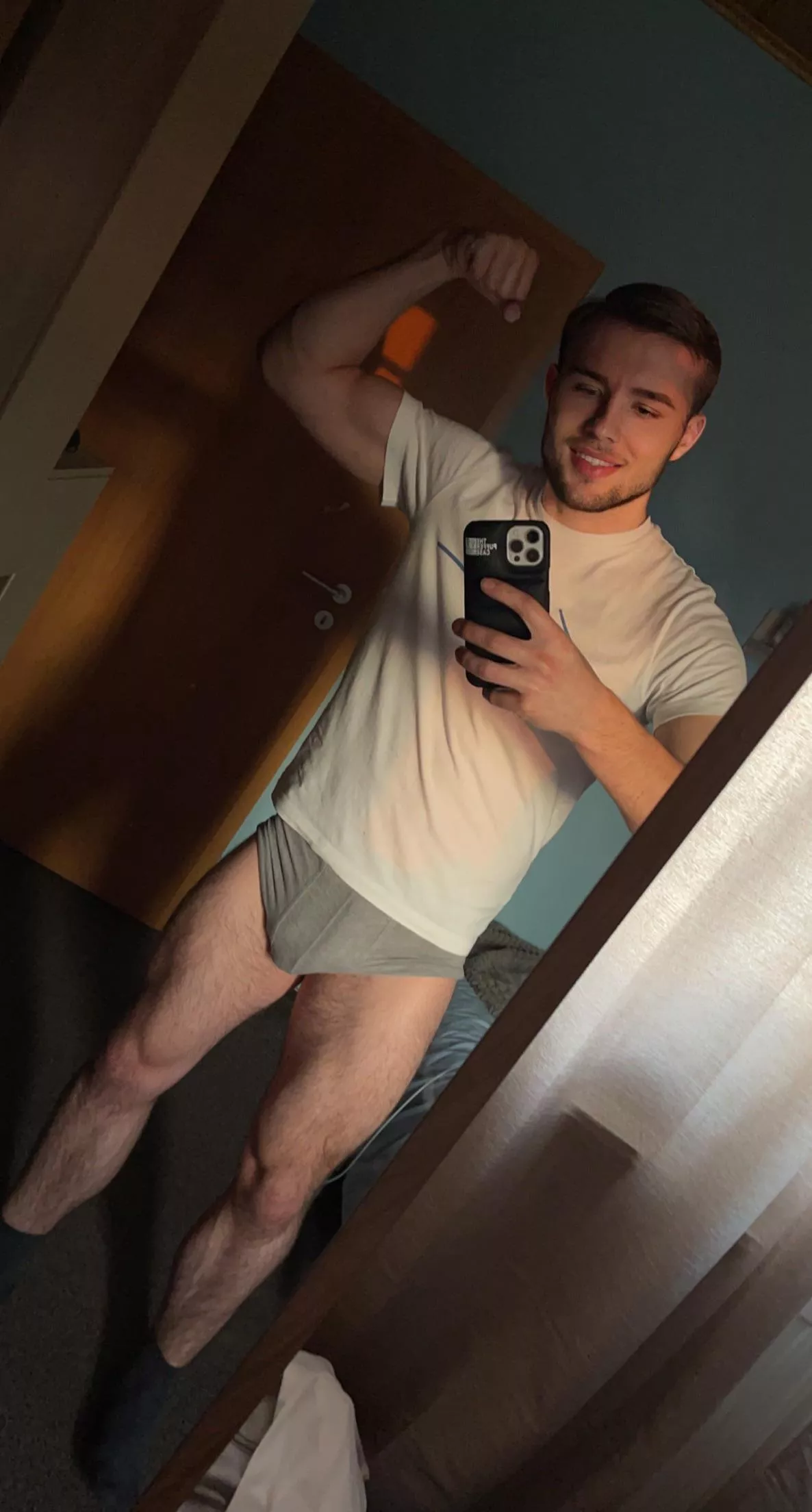 🔼🔼🔼 if you can imagine how it looks without shirt and underwear and you like what you see in your imagination👅🥵