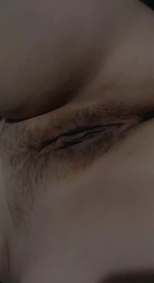 I’m debating if I should play or go to bed 🤷🏼‍♀️