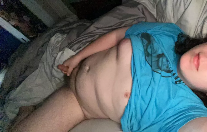 I’m horny hmu. My snap is ihawk23