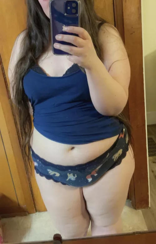 I’m not ready to be awake yet. Who will go back to bed with me? 🥺