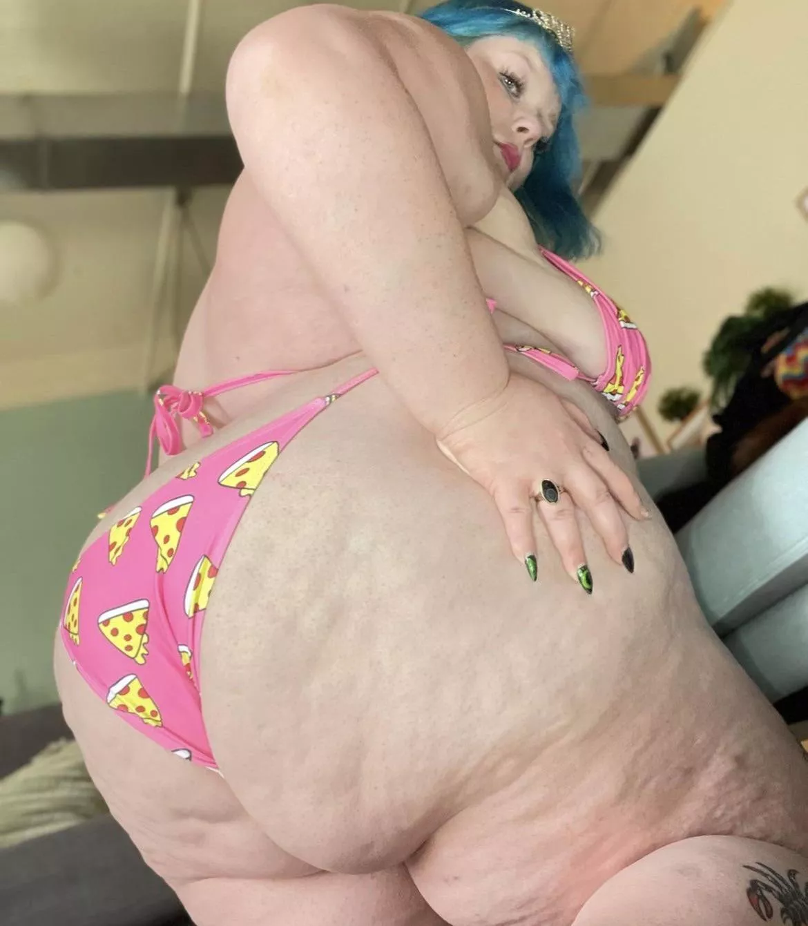 I’m obsessed with my own ASS 👑