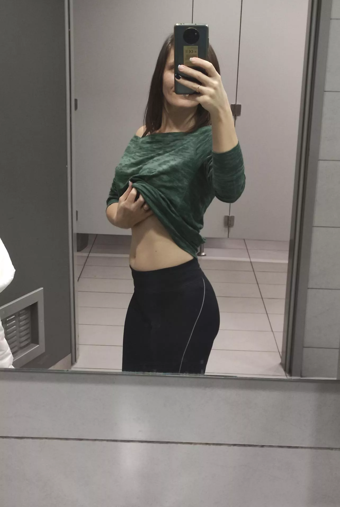 I'm so pleased to meet you! 🍑 What about you?