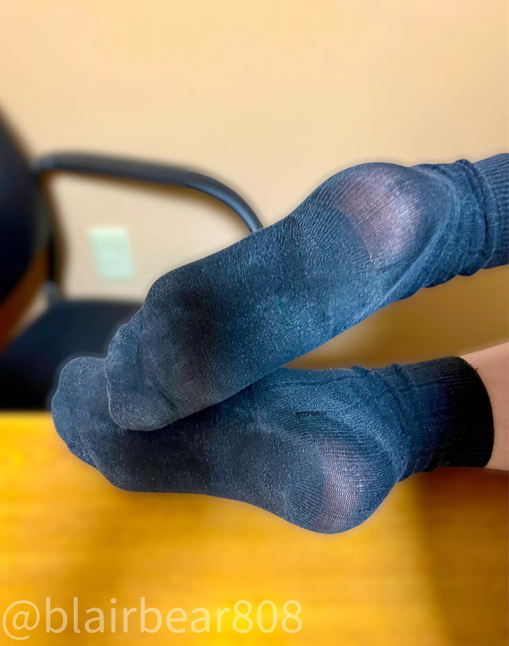 Is it frowned upon to sit on your desk at work?! 😬📊💻 [female]