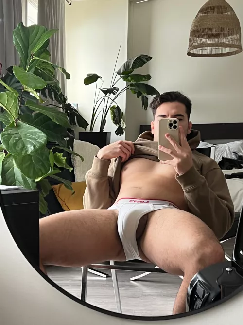 It’s gonna fall out 😅