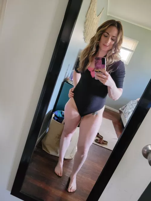 It's my birthday tell me I'm cute 😋