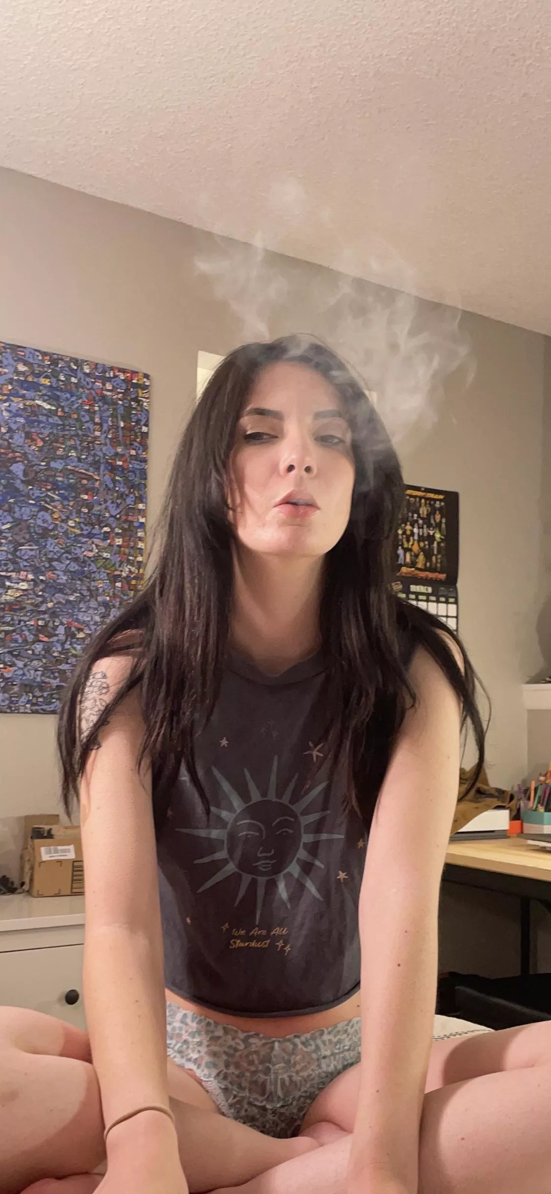 It’s never too early to smoke…or too late…Well, there’s never a bad time to smoke😁🪴