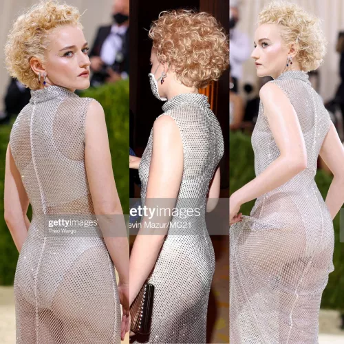 Julia Garner’s Jewish bum